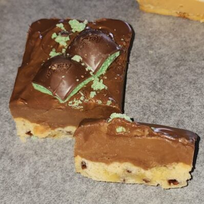 Choc Chip Shortbread Biscuit Aero Fudge Choc