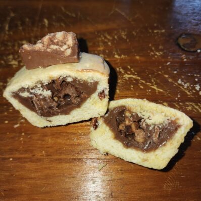 TV Bar Choc Fudge Biscuit Pie